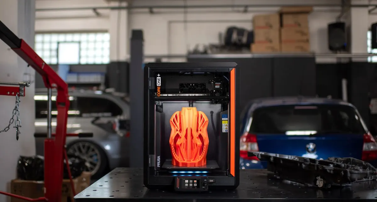 工房で稼働している Prusa の3Dプリンター