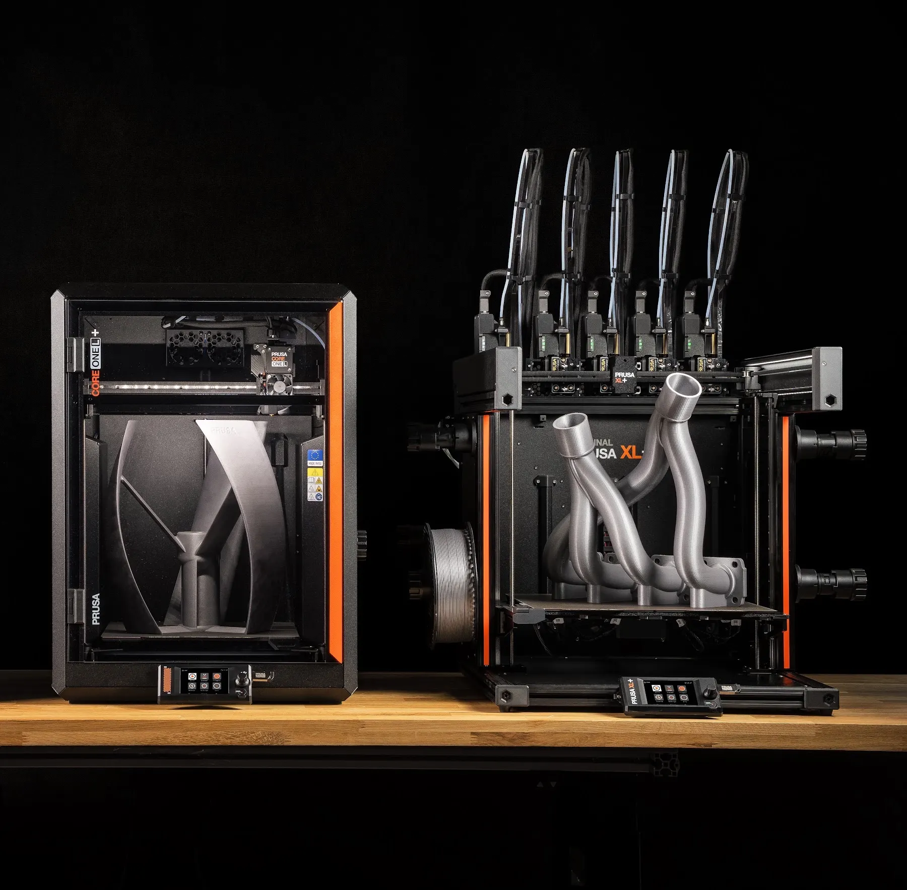 工房に並ぶ Prusa の3Dプリンター